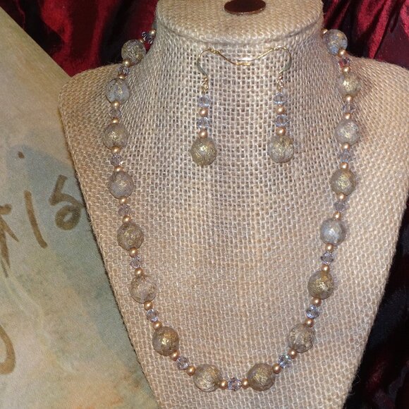 Handmade necklace/earring set in subtle smokey mauve with gold accents - Picture 8 of 9